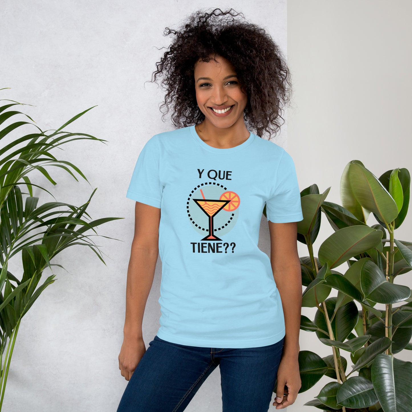 Y que Tiene? Unisex t-shirt